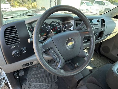 Used 2011 Chevrolet Silverado 2500 W/T AWD/4WD image 10