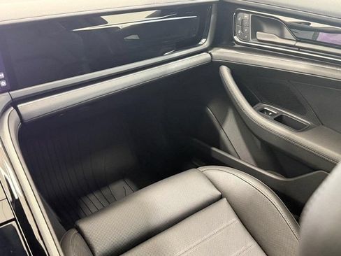 Certified 2025 Porsche Panamera 4 AWD/4WD image 17