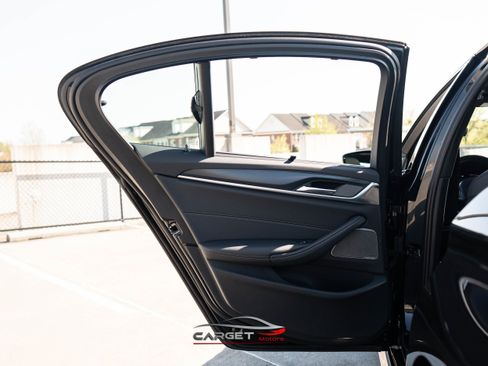 Used 2022 BMW 540i xDrive xDrive w/ M Sport Package image 38