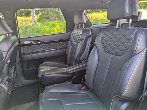 Used 2022 Hyundai Palisade Calligraphy image 19