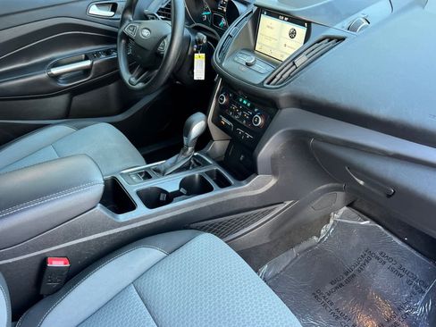 Used 2019 Ford Escape SE image 17
