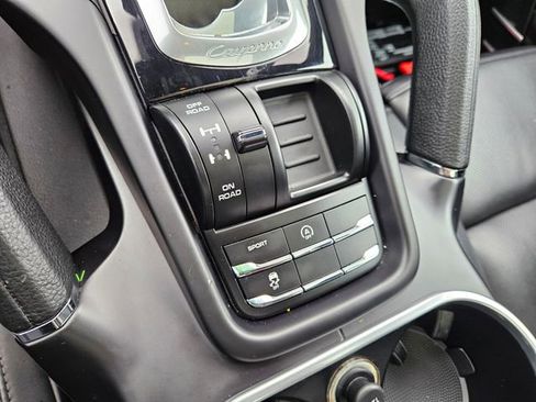 Used 2016 Porsche Cayenne AWD/4WD image 28