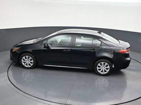 Used 2025 Toyota Corolla LE w/ Convenience Package FWD image 19