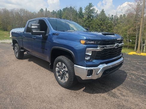 New 2026 Chevrolet Silverado 2500 LT w/ All Star Edition AWD/4WD image 6
