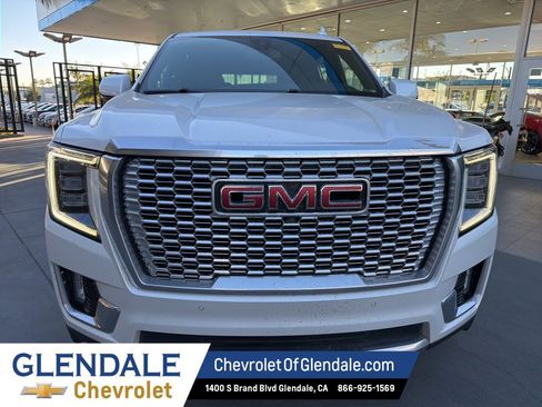 Used 2022 GMC Yukon XL Denali image 2