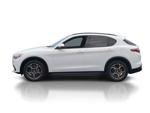 Used 2023 Alfa Romeo Stelvio Sprint AWD/4WD image 5