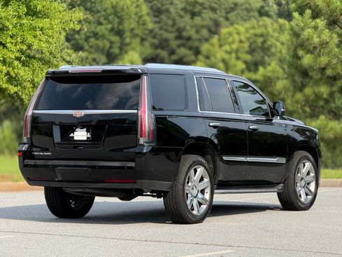 Used 2018 Cadillac Escalade Premium Luxury RWD image 11