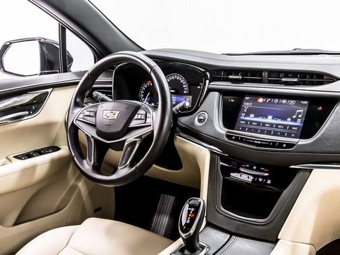 Used 2019 Cadillac XT5 FWD image 20