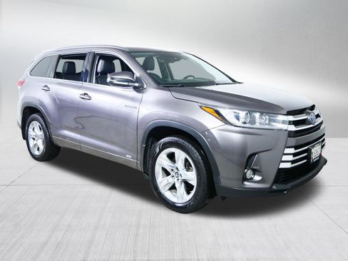 Used 2017 Toyota Highlander Limited image 1