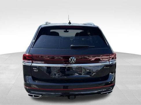 Certified 2024 Volkswagen Atlas SEL Premium R-Line image 7