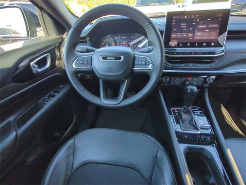 Used 2023 Jeep Compass Trailhawk image 16