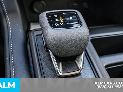 Used 2025 Nissan Pathfinder S image 50