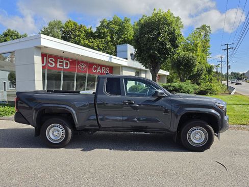 Used 2025 Toyota Tacoma SR AWD/4WD image 2
