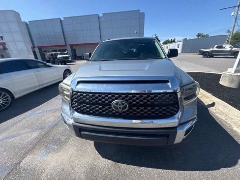 Used 2018 Toyota Tundra SR5 AWD/4WD image 9
