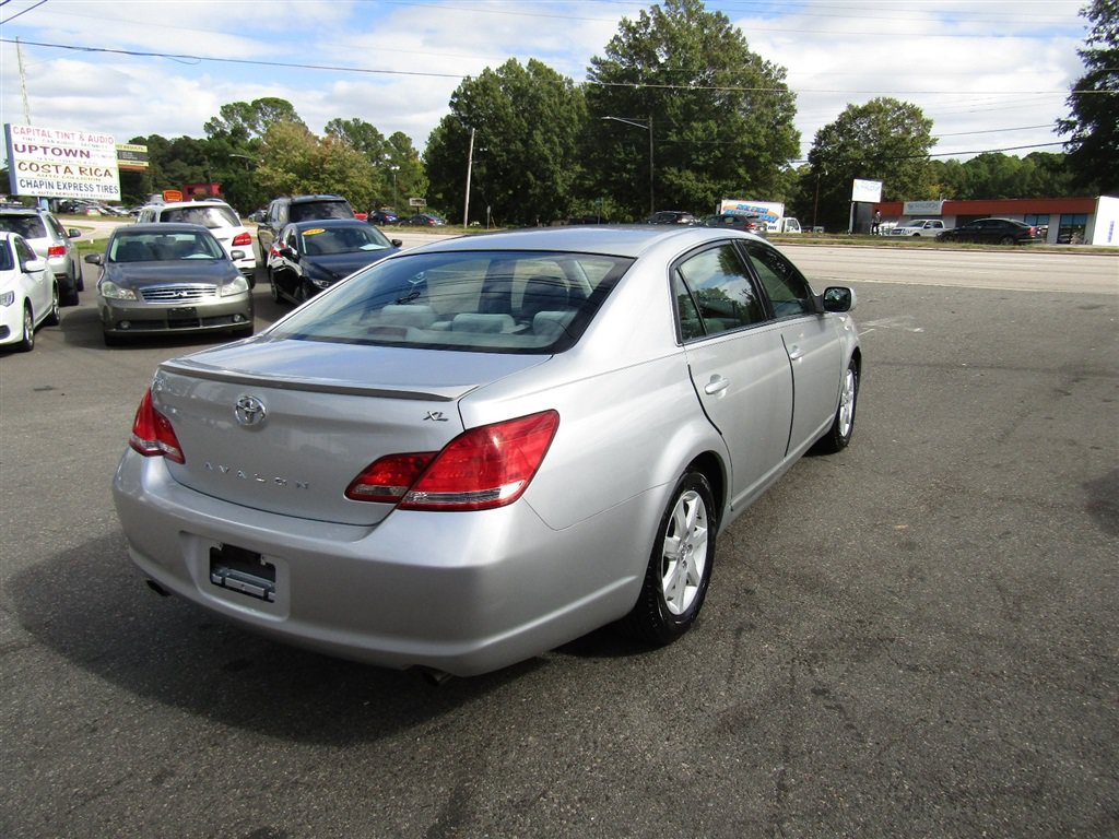 Used 2007 Toyota Avalon XL FWD image 6