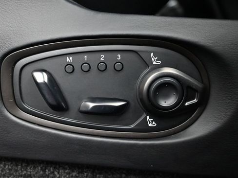 Used 2024 Aston Martin DB12 Coupe image 12