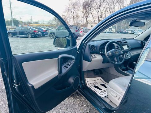 Used 2012 Toyota RAV4 Limited w/ Navigation Value Pkg image 17