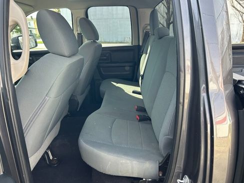 Used 2018 RAM 1500 Express AWD/4WD image 10