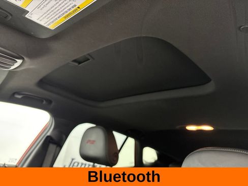 Used 2024 Chevrolet Trax RS w/ Sunroof Package FWD image 12