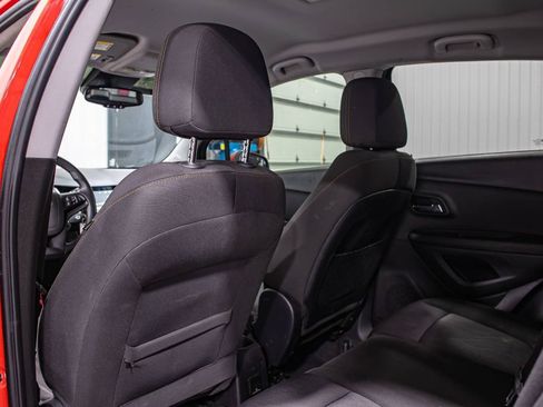 Used 2017 Chevrolet Trax LT FWD image 9