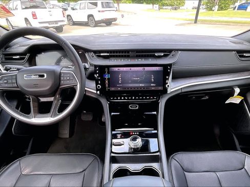 Used 2026 Jeep Grand Cherokee Limited AWD/4WD image 15