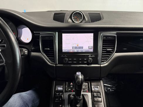 Used 2017 Porsche Macan S image 13