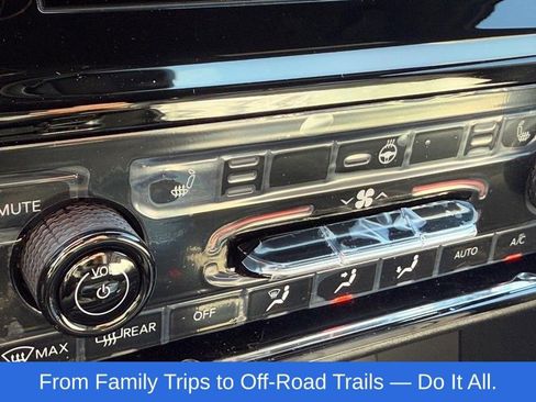 New 2025 Jeep Grand Cherokee Altitude image 14