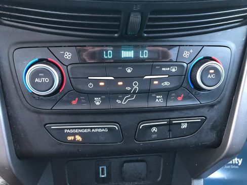 Used 2018 Ford Escape SE w/ SE Sync 3 Package AWD/4WD image 28