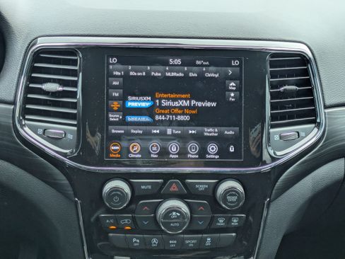 Used 2022 Jeep Grand Cherokee Laredo E RWD image 17
