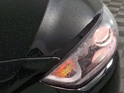 Used 2017 Hyundai Elantra SE FWD image 12