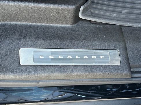 Used 2023 Cadillac Escalade Sport Platinum w/ LPO, ONYX Package image 44