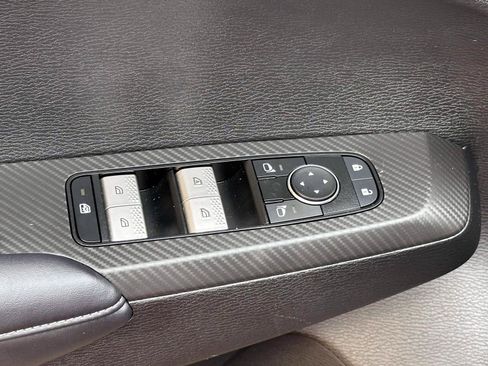 Used 2025 Mitsubishi Outlander ES FWD image 14