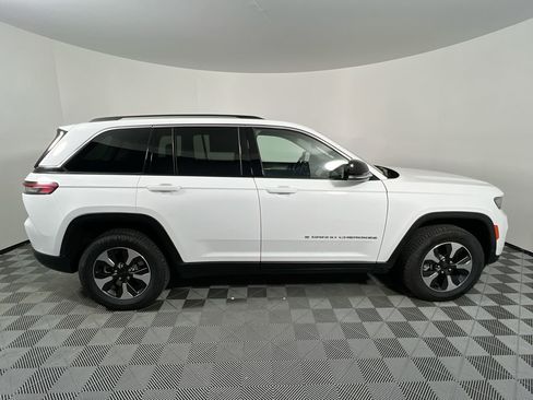Used 2024 Jeep Grand Cherokee Limited 4xe image 2
