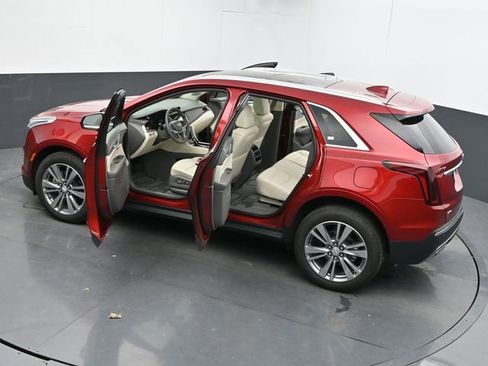 Used 2025 Cadillac XT5 Premium Luxury AWD/4WD image 66
