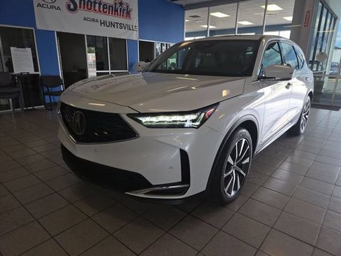 Certified 2025 Acura MDX FWD w/ Technology Package image 4