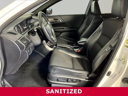 Used 2017 Honda Accord Sport image 18