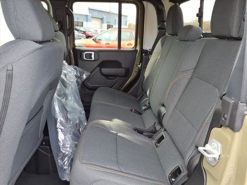 New 2026 Jeep Gladiator Sport image 9