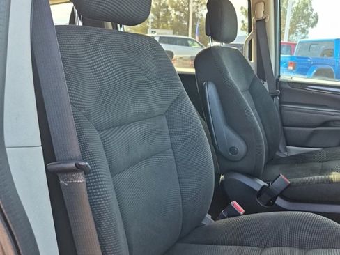 Used 2020 Dodge Grand Caravan SE w/ UConnect Hands-Free Group image 30