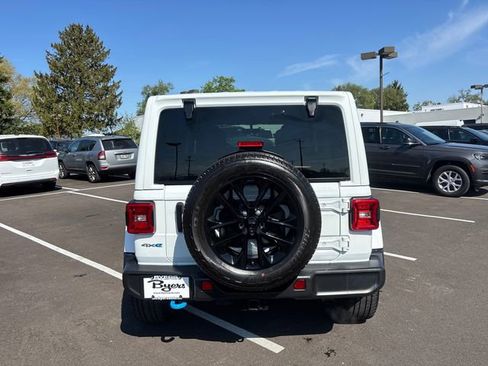 Used 2023 Jeep Wrangler Unlimited Sahara w/ Cold Weather Group image 27