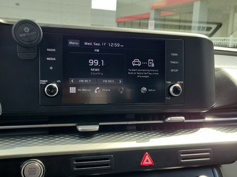 Used 2022 Kia Carnival LX image 26