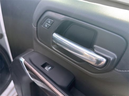 Used 2023 Chevrolet Silverado 2500 LT w/ Convenience Package image 16