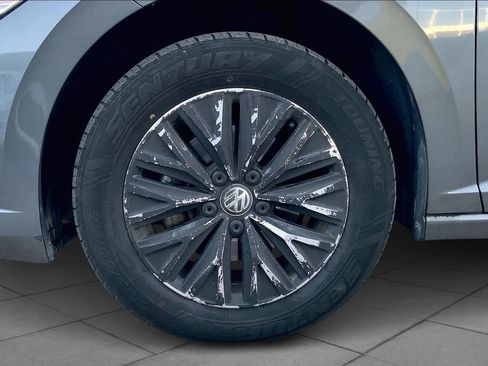 Used 2019 Volkswagen Jetta SEL w/ Cold Weather Package image 10