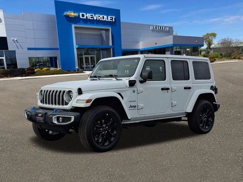 Used 2024 Jeep Wrangler Unlimited Sahara image 4