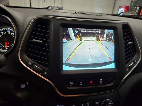Used 2023 Jeep Cherokee Altitude Lux AWD/4WD image 26