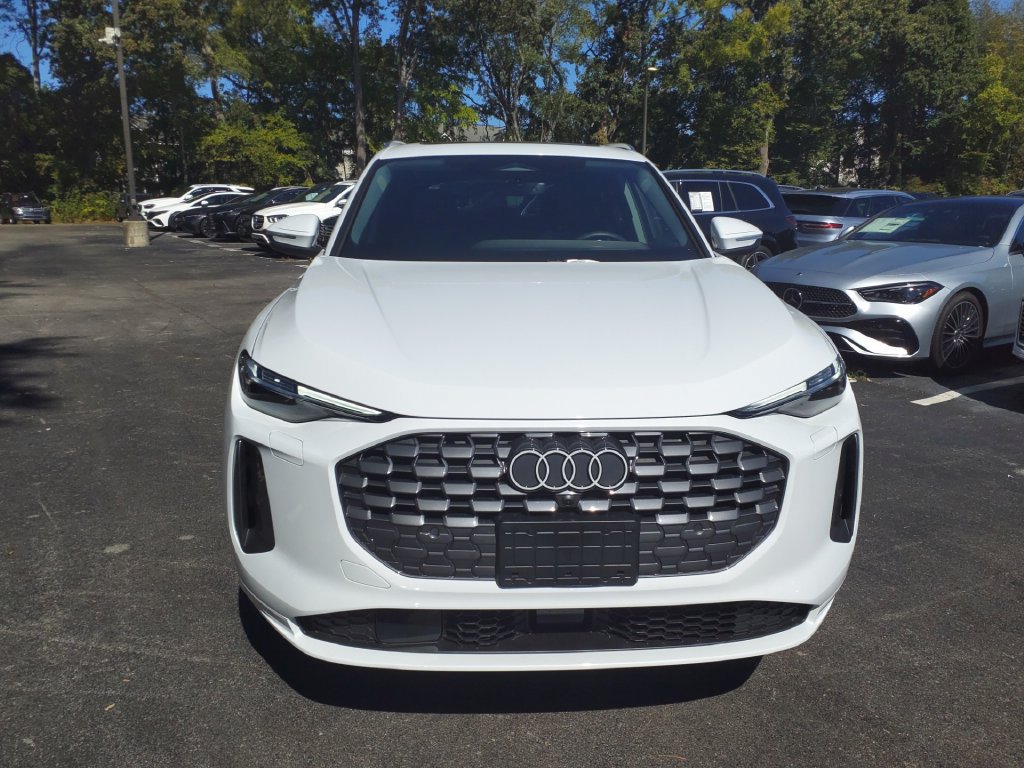 Used 2025 Audi Q5 Premium Plus AWD/4WD image 2