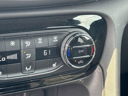 Used 2023 Buick Encore GX Select FWD image 24