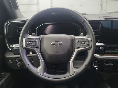 Used 2025 Chevrolet Silverado 1500 LT Trail Boss w/ Convenience Package II image 12