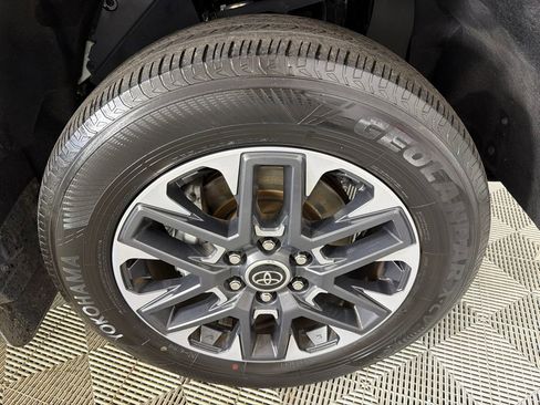 Used 2022 Toyota Tundra Limited image 13