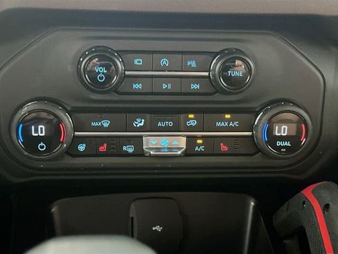 Used 2024 Ford Bronco Heritage Edition AWD/4WD image 16