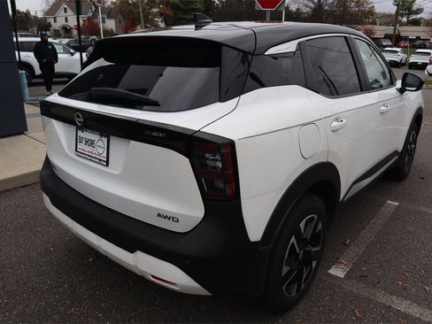 Certified 2025 Nissan Kicks SV image 6